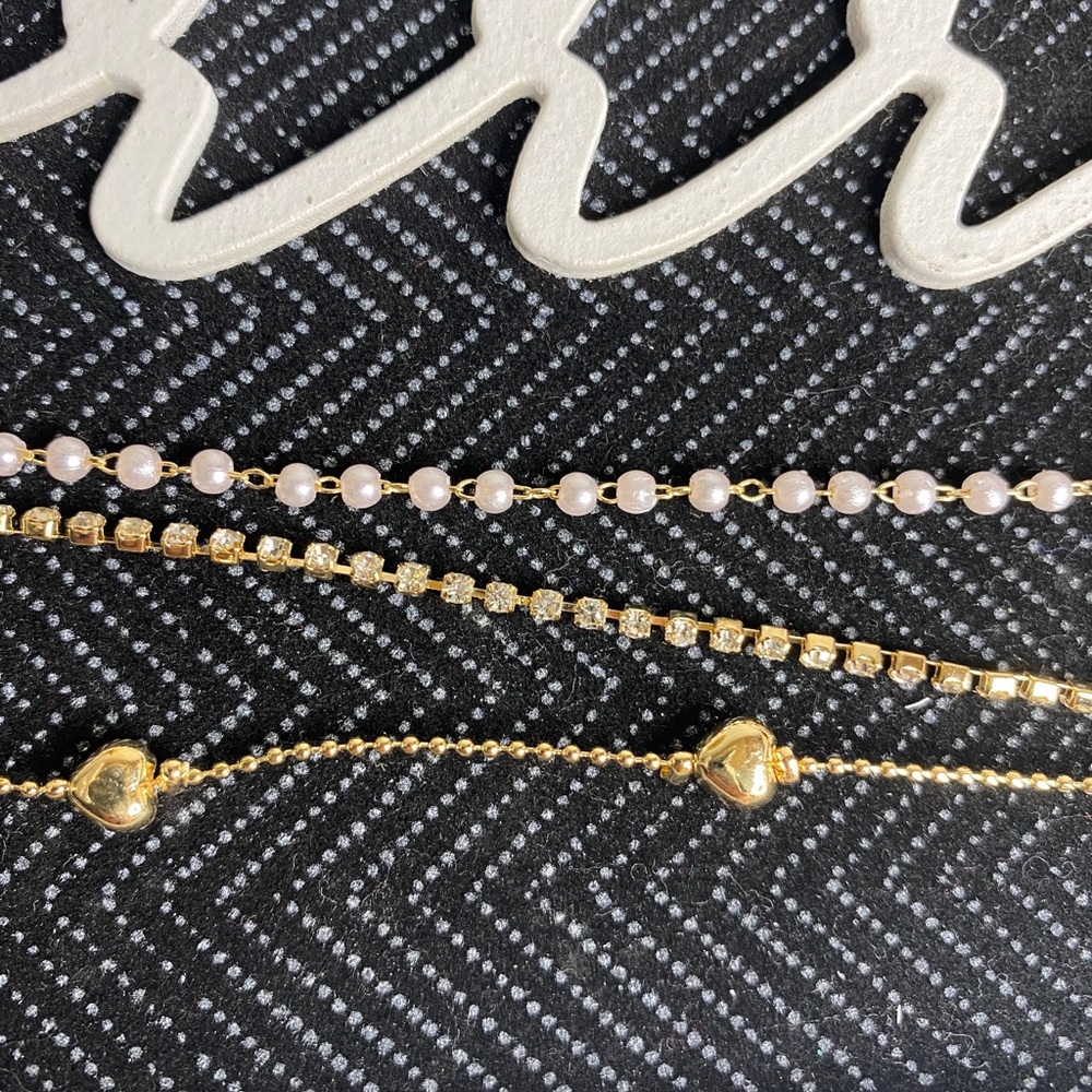 Gold tone anklet. - Picture 4 of 5